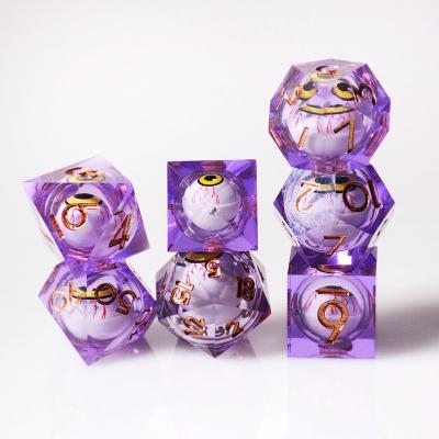 China Disturb free game dice Dungeons & Dragons 7pcs set custom dice polyhedral dnd resin Purple Bloodshot eye for sale