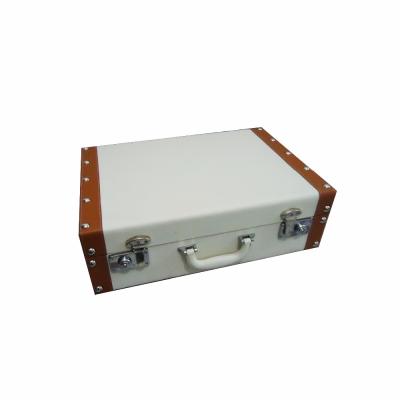 China Sustainable white decorative vintage leather suitcase with metal lock for sale