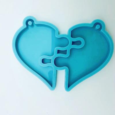 China Viable Set Valentine's Day Epoxy Resin Heart Key Chain Silicone Mold for sale