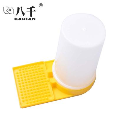 China Save Breed Cost Deep Water Bowl Bee Feeders Beekeeping Equipment Plastic Bee Feeders for sale