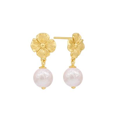 China Elegant Daidan Lead Free Nickel Free Earrings Women Flower Drop Gold Plated Sterling Silver Stud Pearl Stud Earrings for sale