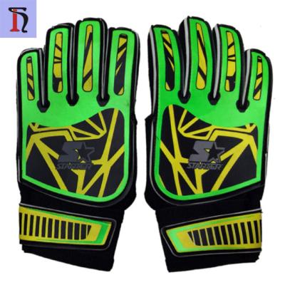 China Goalie Bladder Rubber Professional Anti-Slip Or Controllable Gloves Cheaper Price Design Your Own Goalie Gloves for sale