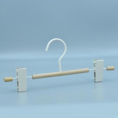 China Modern Daily Life Hot Selling Powder Coated Wooden Bar Metal Wire Hanger For Cloth for sale