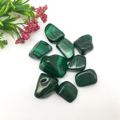 China Europe wholesale natural malachite quartz free form tumbles title polished crystal for gifts and decoration for sale