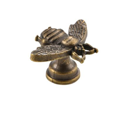 China Traditional Bee Shape, European Light Luxury Vintage Wardrobe Door Handle, Single Hole, Easy to Lnstall Handle for sale