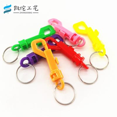 China Bags Exquisite plastic lobster key chain 9 character and question mark color spring key chaincandy plastic ring key cards for sale