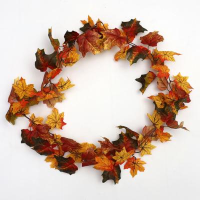 China Realistic Simulated Maple Leaf Rattan Rattan Home Decoration Thanksgiving Halloween Decoration for sale