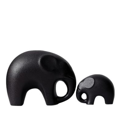 China 2021 creative hot sale elephant ceramic home ornaments ceramic craft gifts for home decor for sale