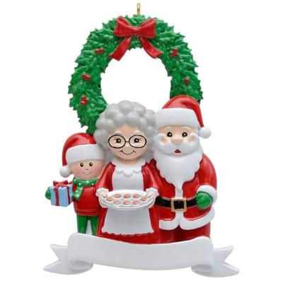 China 2021 Hot Selling Creative Modern Santa Claus Christmas Home Decoration Resin Christmas Pendant Accessories for sale