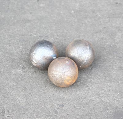 China Chromium Ball Wear Resistant Material ZQCr2 Aisi 52100 Chromium Steel for sale