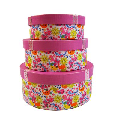 China Beautiful handmade round paper gift box for chocolate with ribbon for sale