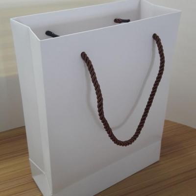 China Custom Paper Recyclable Decoration Rectangle Packaging Gift Bag for sale