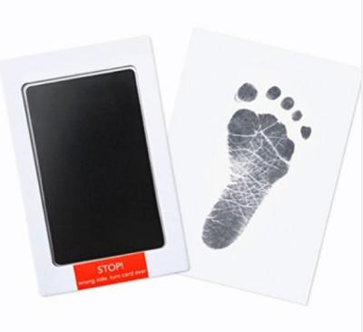 China Perfect Memory or Family Gift Factory Price Baby Clean Stamp Commemorate Handprints and Footprints Hand and Foot Stamp Contact Infant Inkless Clean Ink Pad for sale