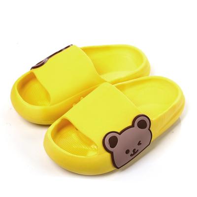 China Insulative Kids Cartoon Slippers Massage Color Soft Beach Candy Bear Non-slip Slides Slippers for Kids Toddlers for sale