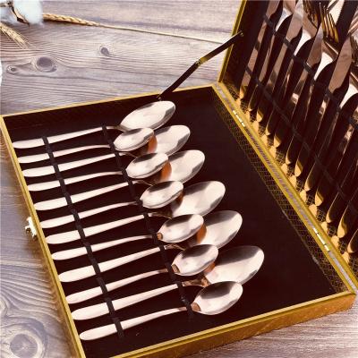 China Sustainable Rose Gold Flatware, 24 Pcs Rose Gold Flatware Set, Dishwasher Safe Stainless Steel Rose Gold Flatware for sale