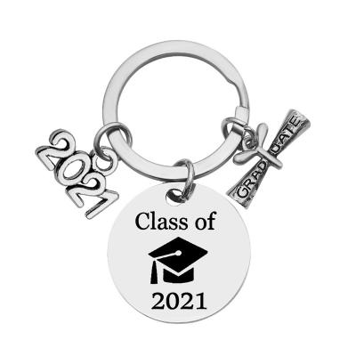 China Custom Metal Graduation Key Chain College School Students Hat Metal Cutter Graduation Chain for sale