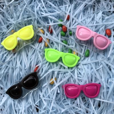 China VJ 5PCS Fashion Hot Stylish Plastic Earphone Sunglasses Holder Magnetic Pin Cloth Brooch Reading Glasses Monocle Holder For Gifts for sale