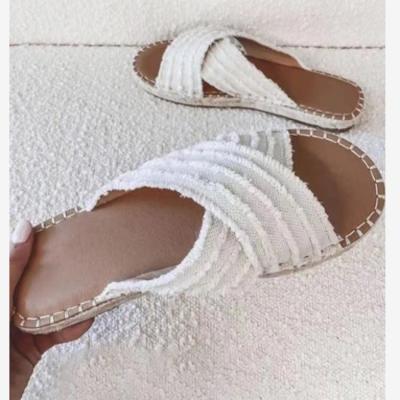 China Falt Women Fashion Solid Colors Sandals Flat Slippers Flip-Toe Women Flats Sandals for sale