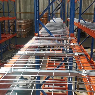 China Warehouse Iron Welded Zinc Plated Steel Metal Waterfall Wire Mesh Decking For Pallet Racking for sale