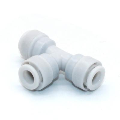 China Easy Equipment Plastic Water Spout Mist Spout Tee Bypass Lock Quick Slip Fitting For 6mm Pipe for sale