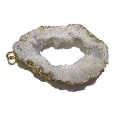 China New Jewelry Hot White Druzy Quartz Geode Pendant Slice Natural Hot White Rock Geode Slice Charms Jewelry For Necklace for sale