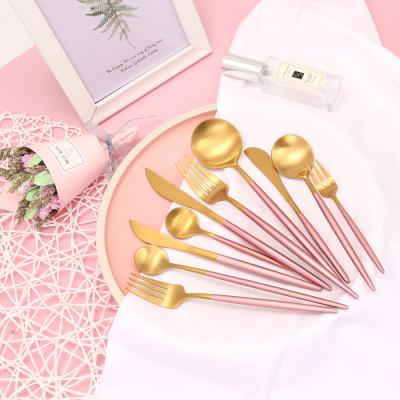 China Viable Luxury Titanium Plated PVD Plated Flatware Gold Spoon Gold Flatware, Gold Plated Flatware Set For Wedding Event for sale