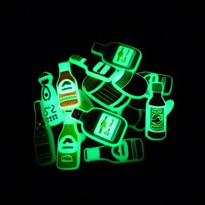 China Free Shipping Clog Washable Set Shoe Seller New Designer Bulk Glow Up In Dark Alcohol Charm Accessory for sale