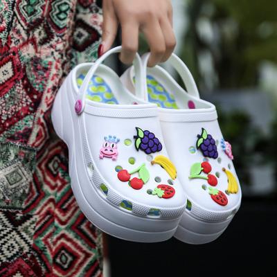 China DIY Massage Hole Shoes Women Jelly Sandals Platform EVA Garden Clog Shoes from Eva Garden Antiskid Clogs Wooden for sale