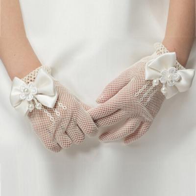 China Soft Cheap Bridesmaid Gloves Kids Wrist Length Lace Ivory Wedding Mesh Glove For Kids for sale