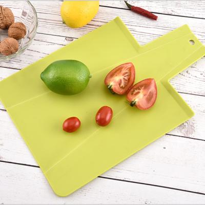 China Sustainable Collapsible Chopper Plastic Folding Small Red Eco - Friendly Pe Professional Cutting Board for sale