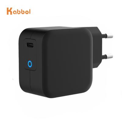 China Super LAPTOP Compact 60W 61W GaN USB C PD Wall Charger 60W High Power Travel Adapter for Laptop and Phone for sale