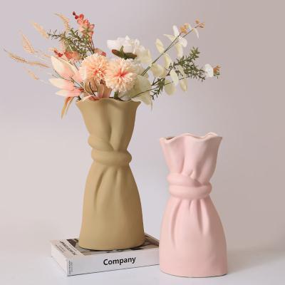 China Modern Simple Minimalist Creative Home Decoration Flower Vase Flower Vase Supply Vase Porcelain Ceramic Flower Vase for sale