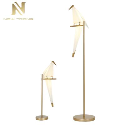 China Good quality modern indoor decoration bedroom living room art frame crane led floor lamp for sale