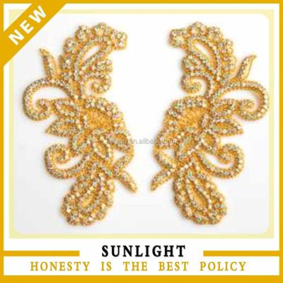 China Handmade Mirror Pair Beaded Sequin Applique Patch In Gold Rhinestone Applique for sale