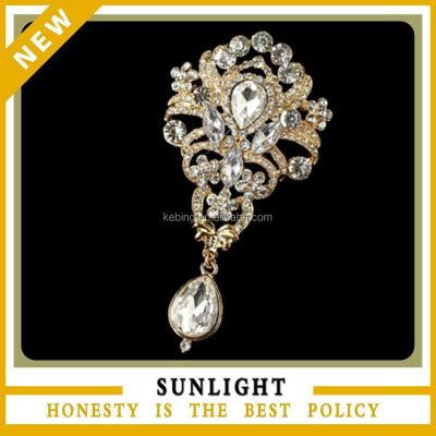 China Crystal Fashion Wedding Dress Brooch Rhinestone Brooch for Wedding Invitations for sale