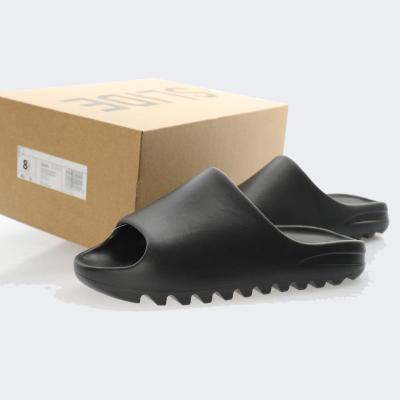 China Cushioning Factory Directly Wholesale High Quality Yeezy Slides Yeezy Slippers Yeezy Slippers Women EVA LOGO Multicolor For Man And for sale