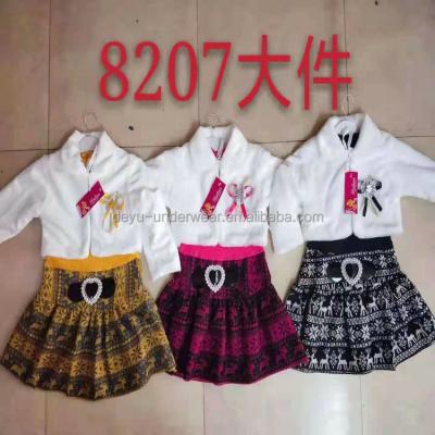 China Eruopean style 4.5 dollars model YQ052 ages 3-10 years set for 2 pcs mix popular style baby plus size clothes for sale