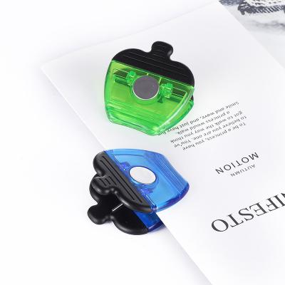 China Promotional Plastic Magnetic Clip Fridge Magnetic Note Gifts Magnetic Clip For Paper for sale