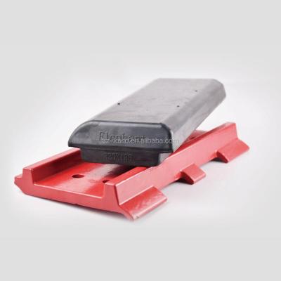 China Construction worksÂ   Volvo 8820 Asphalt Paver Spare Parts High Quality Rubber Track Pad for sale