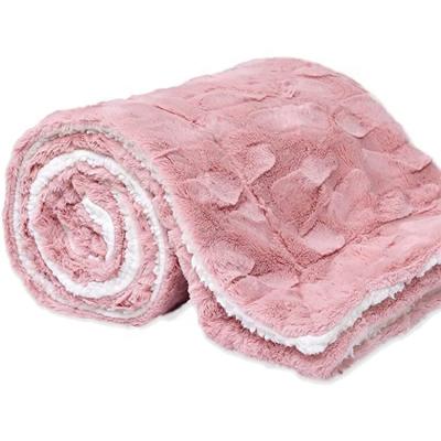 China Anti-Static Popular Amazon Plush Animal Blankets Wholesale Super Soft Faux Fur PV Fleece Blanket Throws for sale