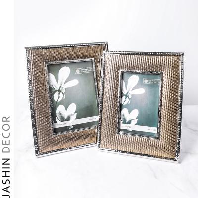 China Luxury/Modern Wholesale Custom Home Decor Sublimation Small Metal Photo Casting Frame for sale