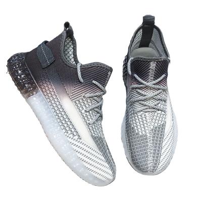 China CUSHIONING 2022 Fashion Coconut s Comfortable Walking Shoes Luminous Sports Running Student Summer Men Casual Shoes for sale