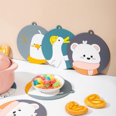 China Viable Silicone Tableware Mat Cartoon Heat Resistant Round Baby Place Mats For Dining Table for sale