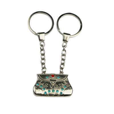 China Metal Wedding Favor Gift Couple Souvenir Metal Keychains Custom Shaped New Chinese Key Style for sale