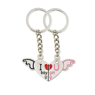 China New Style Metal Keychains Custom Shaped Chinese Wedding Favor Gift Couple Souvenir Heart Key Chain for sale