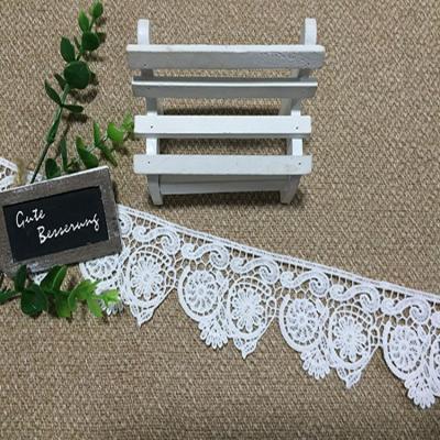 China 2020 New Sustainable Wholesale Lace Decorative Textile Floral Embroidered Lace Trim for sale