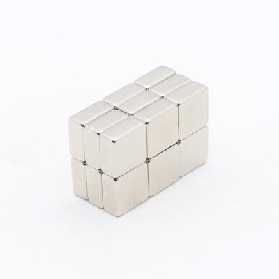 China Industrial Rectangular Permanent Strong Magnet N35 N42 N45 N52 Rare Earth Block Neodymium Magnet 40x20x5mm 25x10x5 mm for sale