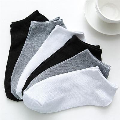 China Gray Cotton Sport Socks Disposable White Black Socks Wholesale Mens Sports Socks for sale