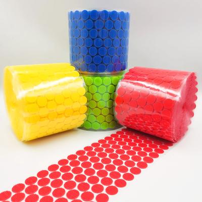 China 10-25mm Colorful Reusable Strong Sticky Self Adhesive Tape Tie Strap Hook and Loop Coin Strong Adhesive Dot for sale