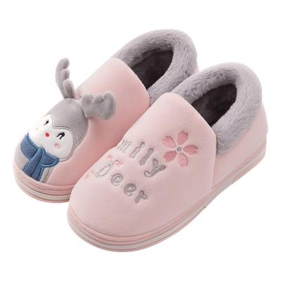 China Waterproof Cute Indoor Home Bedroom Slippers Plush Christmas Elk Reindeer Reindeer Flat Soft Slippers Women Waterproof for sale